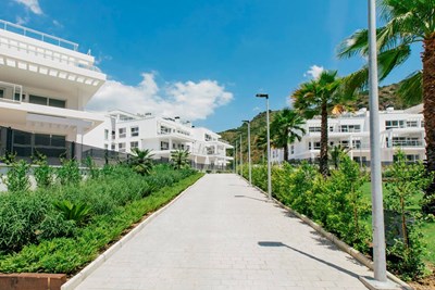 2 & 3 bed garden apartments property - Image 1