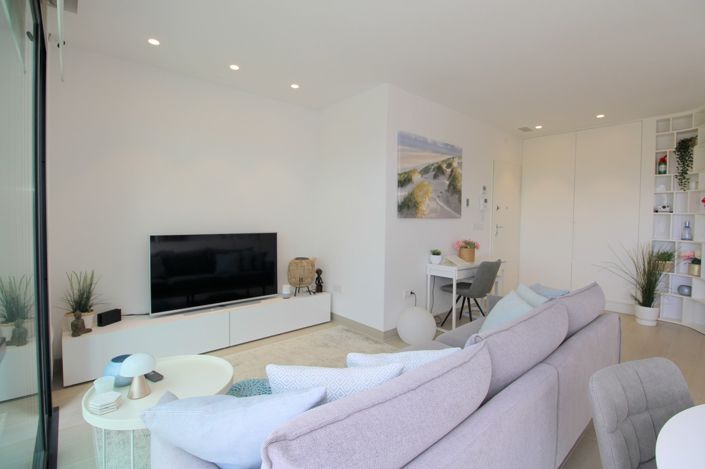 Image No.8-2 Bed Apartment for sale