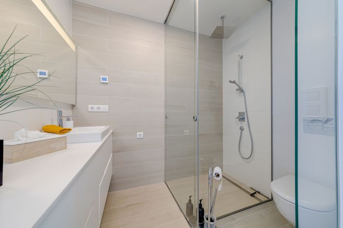 Image No.13-2 Bed Property for sale