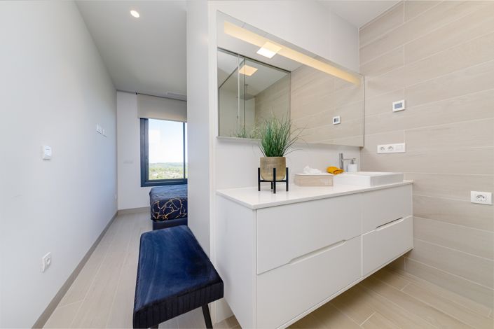 Image No.4-2 Bed Property for sale