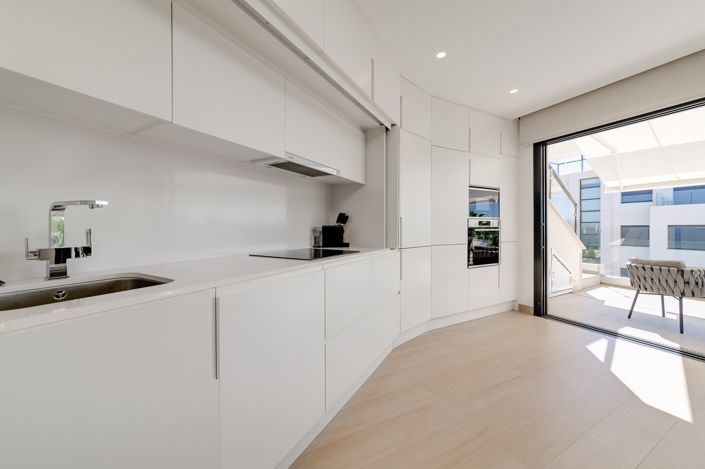 Image No.8-2 Bed Property for sale