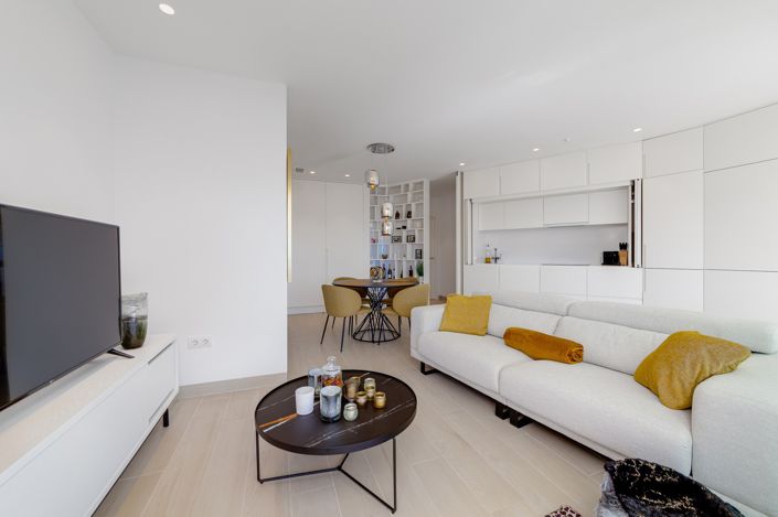 Image No.9-2 Bed Property for sale