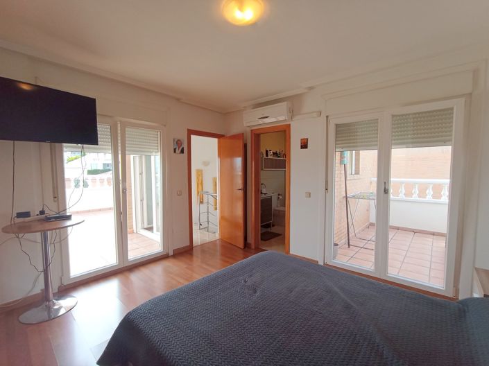 Image No.18-3 Bed Villa for sale