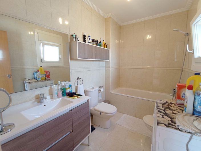 Image No.19-3 Bed Villa for sale