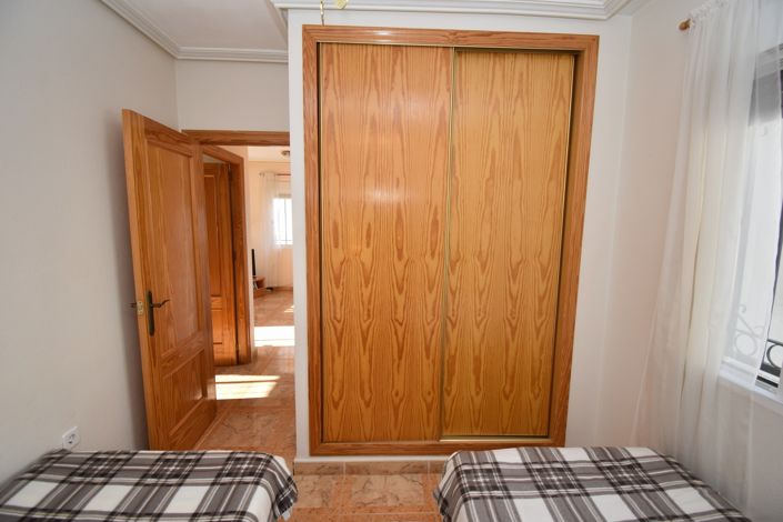 Image No.10-2 Bed Property for sale