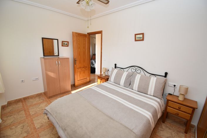 Image No.8-2 Bed Property for sale