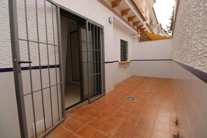 Image No.18-3 Bed Townhouse for sale