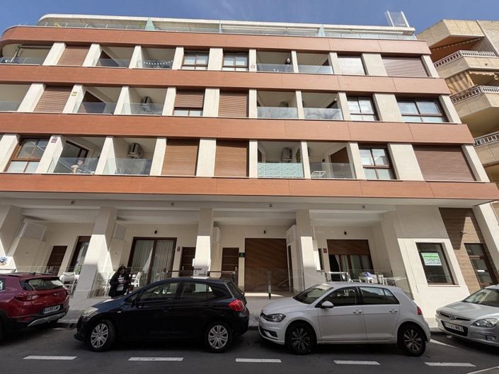 Image No.21-2 Bed Apartment for sale