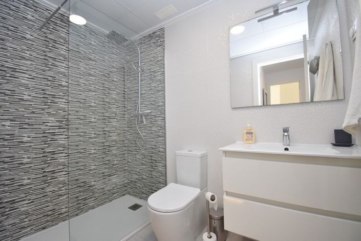 Image No.18-3 Bed Townhouse for sale