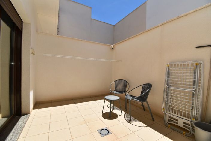 Image No.19-3 Bed Townhouse for sale