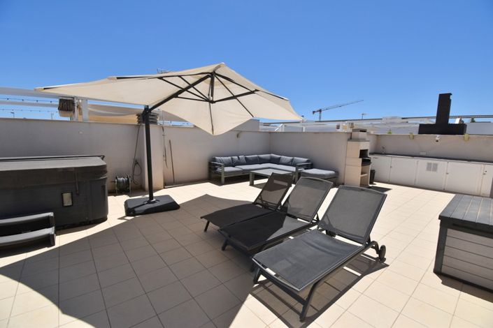 Image No.21-3 Bed Townhouse for sale