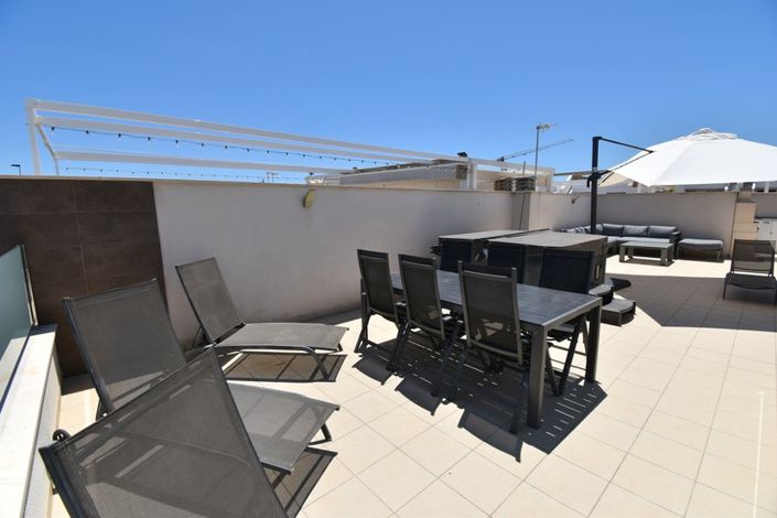 Image No.27-3 Bed Townhouse for sale