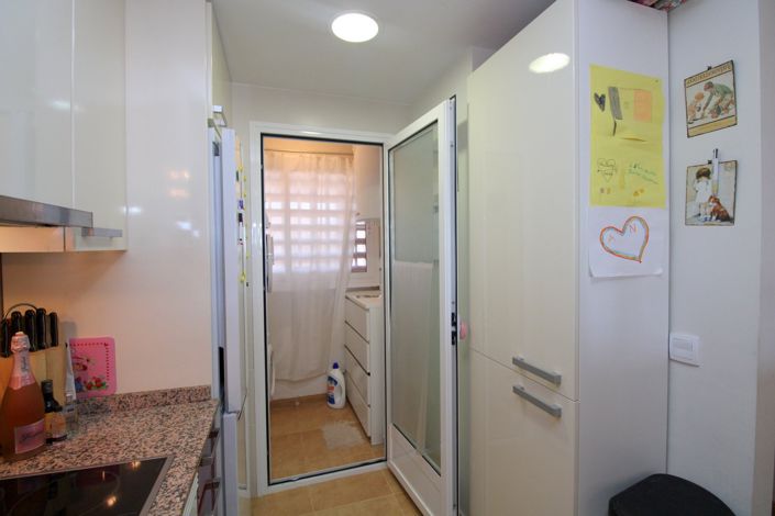 Image No.10-2 Bed Property for sale