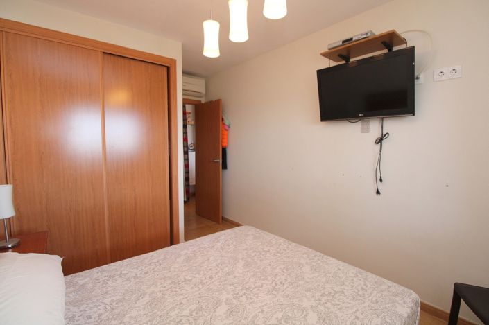 Image No.14-2 Bed Property for sale