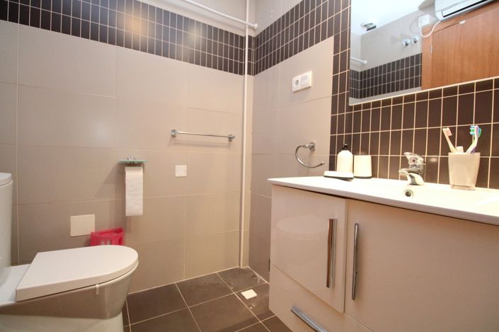 Image No.15-2 Bed Property for sale