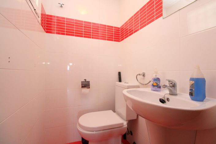 Image No.20-2 Bed Property for sale