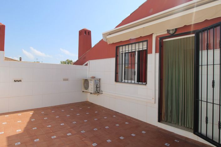 Image No.18-3 Bed Townhouse for sale