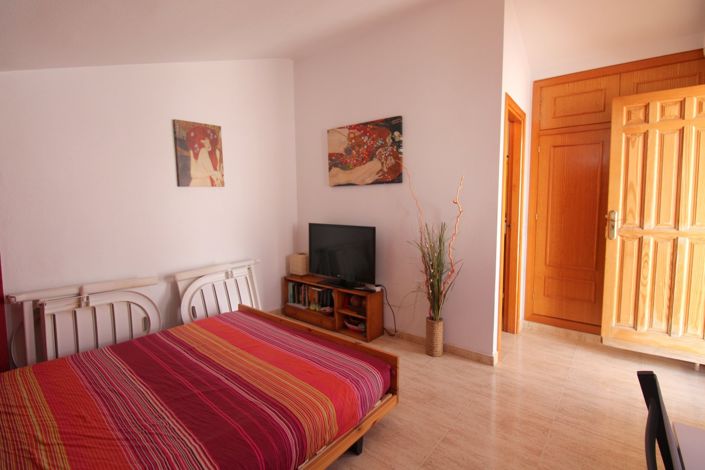 Image No.21-3 Bed Townhouse for sale