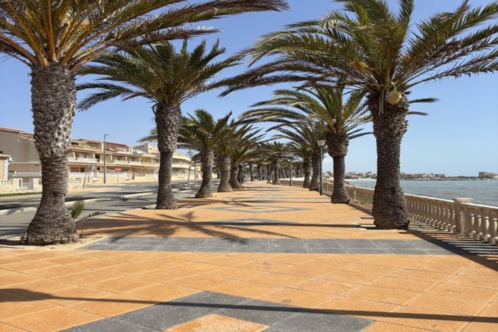 Image No.26-3 Bed Townhouse for sale