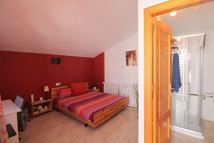 Image No.3-3 Bed Townhouse for sale