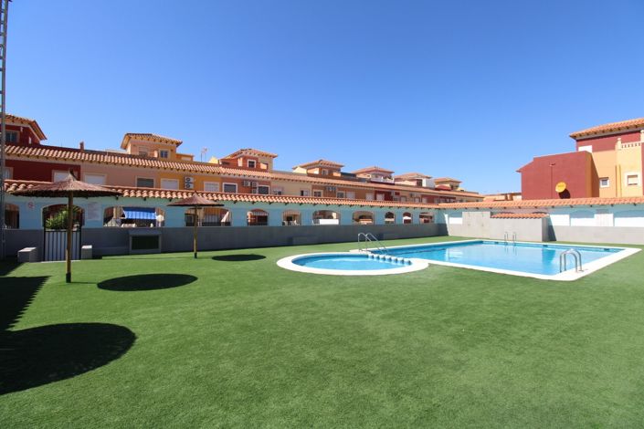 Image No.25-2 Bed Townhouse for sale