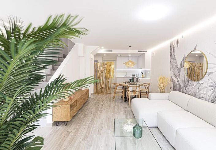 Image No.8-3 Bed Townhouse for sale