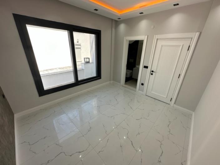 Image No.8-4 Bed Villa / Detached for sale