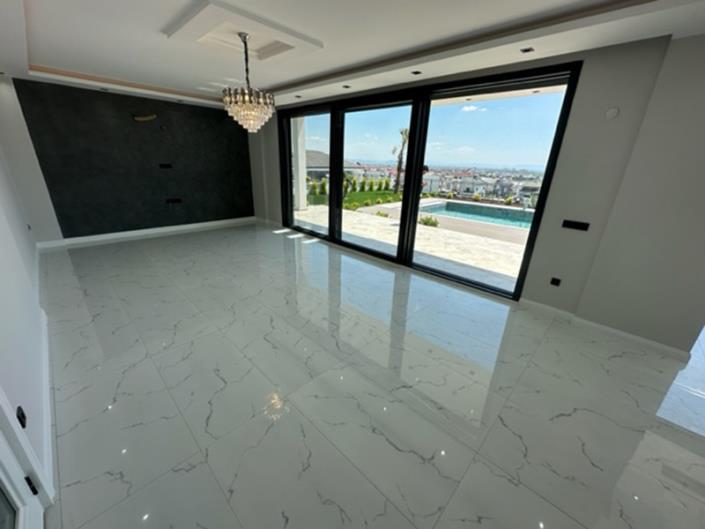 Image No.16-4 Bed Villa / Detached for sale