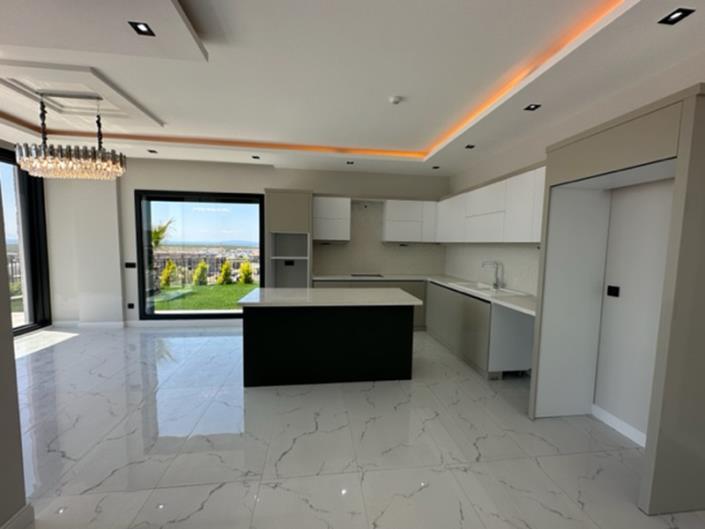 Image No.14-4 Bed Villa / Detached for sale