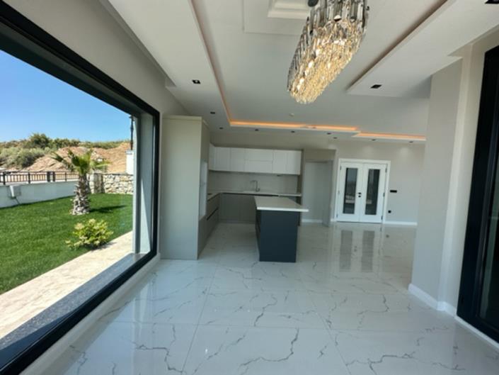 Image No.17-4 Bed Villa / Detached for sale