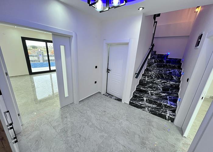 Image No.5-5 Bed Villa for sale