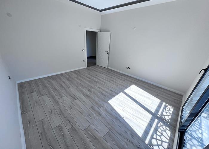 Image No.13-4 Bed Duplex for sale