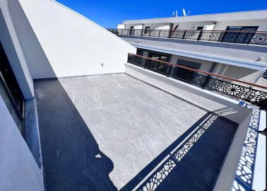 spacious-roof-terrace