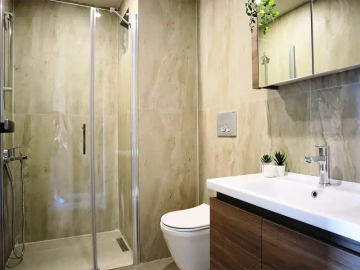 modern-fitted-bathroom