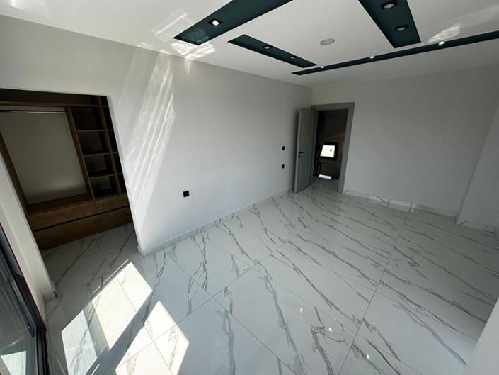 Image No.10-4 Bed Villa for sale