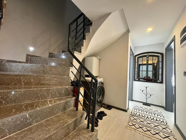 Image No.14-3 Bed Duplex for sale