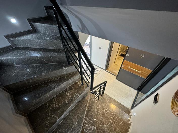 Image No.21-3 Bed Duplex for sale