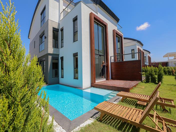 Image No.1-5 Bed Villa for sale