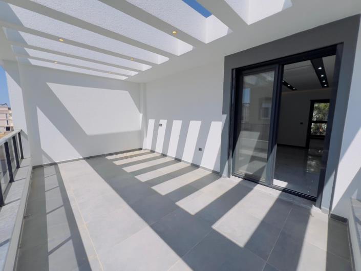 Image No.10-3 Bed Townhouse for sale