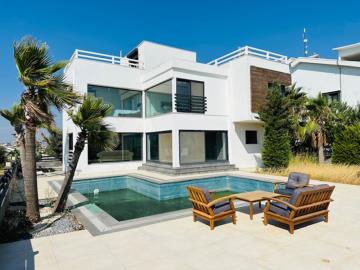 a-modern-three-bedroom-Villa-outside-Altinkum