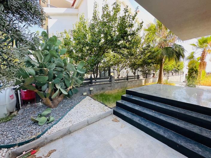 Image No.22-3 Bed Villa / Detached for sale