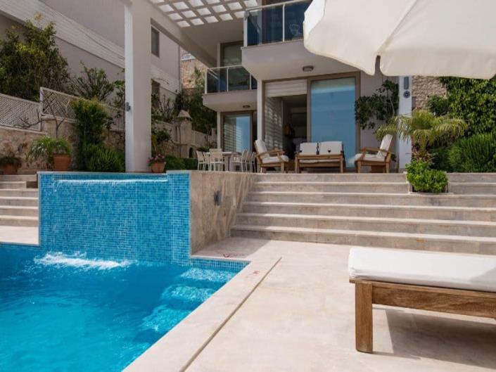 Image No.2-4 Bed Villa / Detached for sale