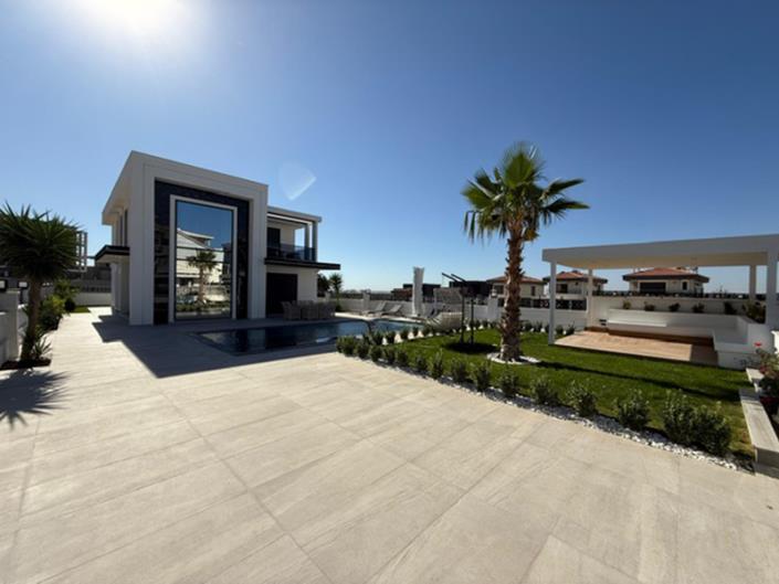 Image No.6-4 Bed Villa / Detached for sale