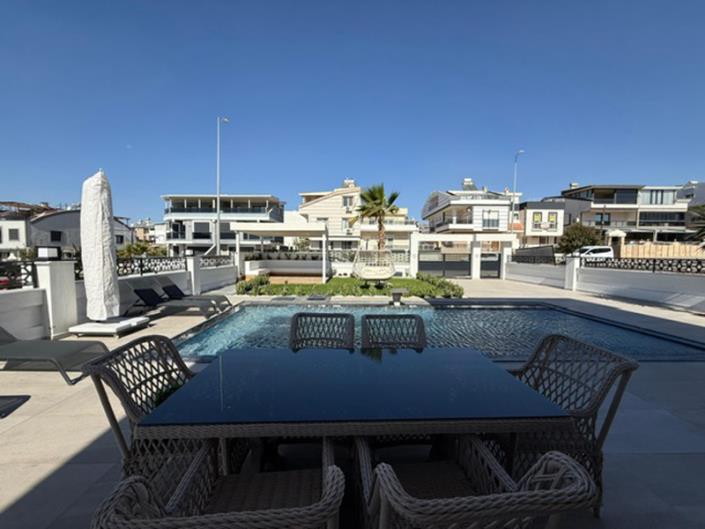 Image No.8-4 Bed Villa / Detached for sale