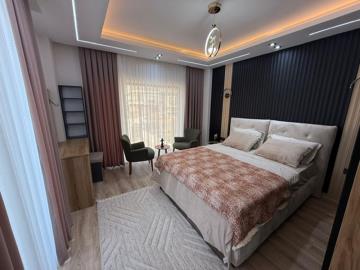 large-double-size-bedroom