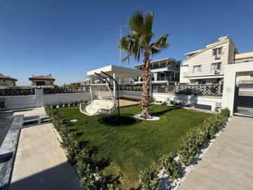 nicely-landscaped-garden-area