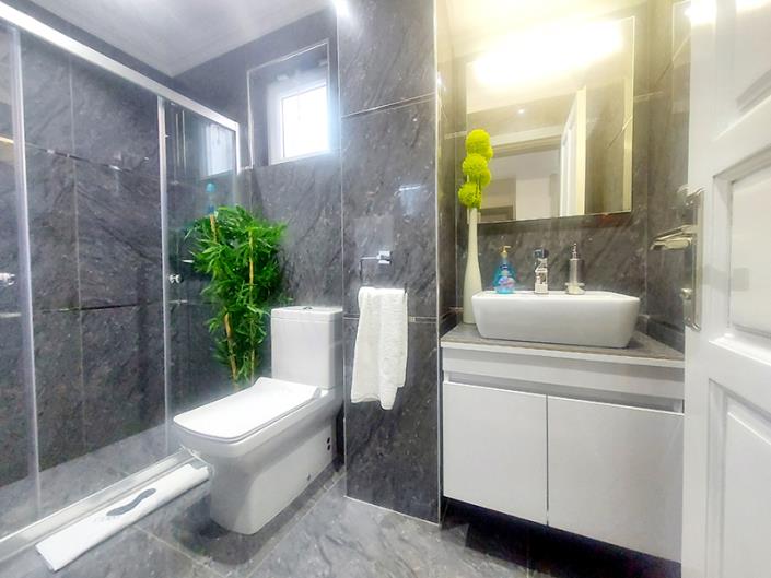 Image No.26-5 Bed Villa / Detached for sale