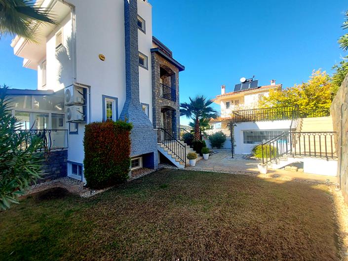 Image No.30-5 Bed Villa / Detached for sale