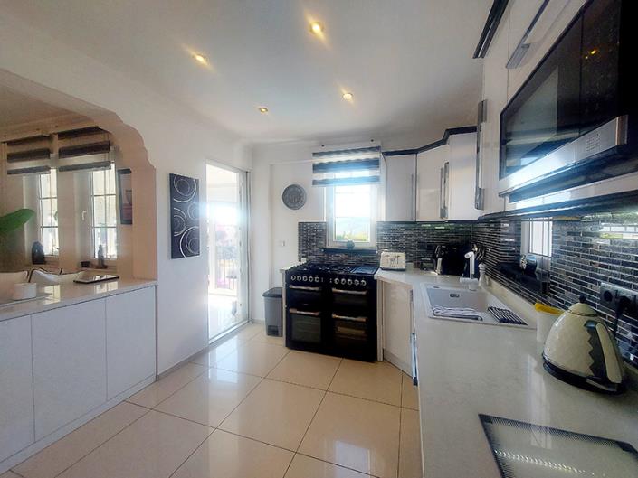 Image No.21-5 Bed Villa / Detached for sale