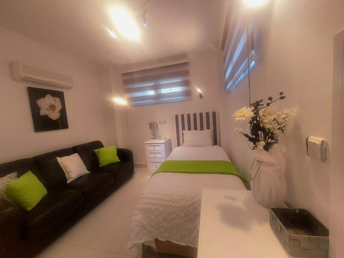 Image No.19-5 Bed Villa / Detached for sale